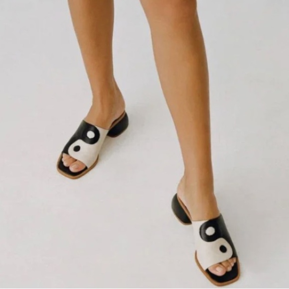 Paloma Wool Yin Yang Sandals